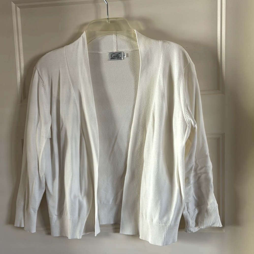 Cielo Cream / White Cropped Cardigan Sweater